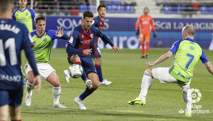 Derrota de la Ponferradina en su visita al Alcoraz de Huesca por 2-0