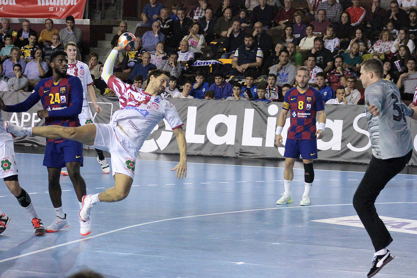 Fotos: Las imágenes del Abanca Ademar-Barça