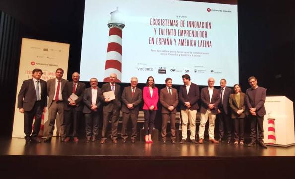 Foto de familia del IV Foro en Españo, celebrado en Málaga.