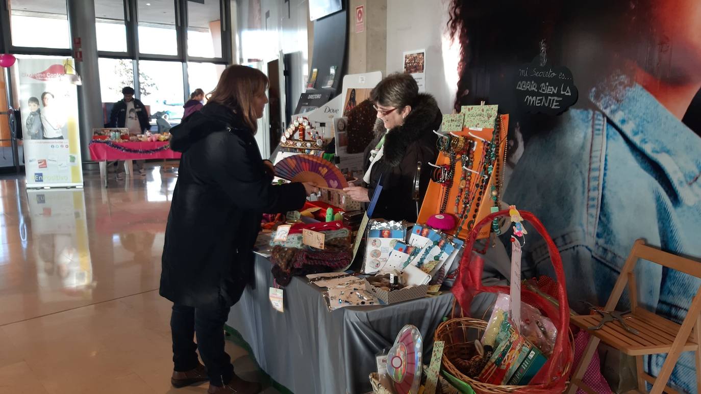 Fotos: El mercadillo solidario llega a Espacio León