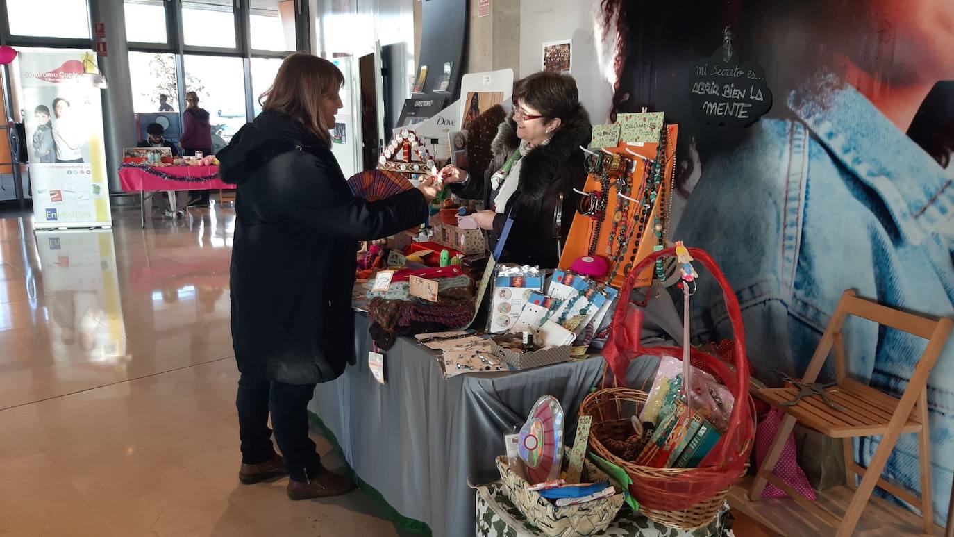 Fotos: El mercadillo solidario llega a Espacio León