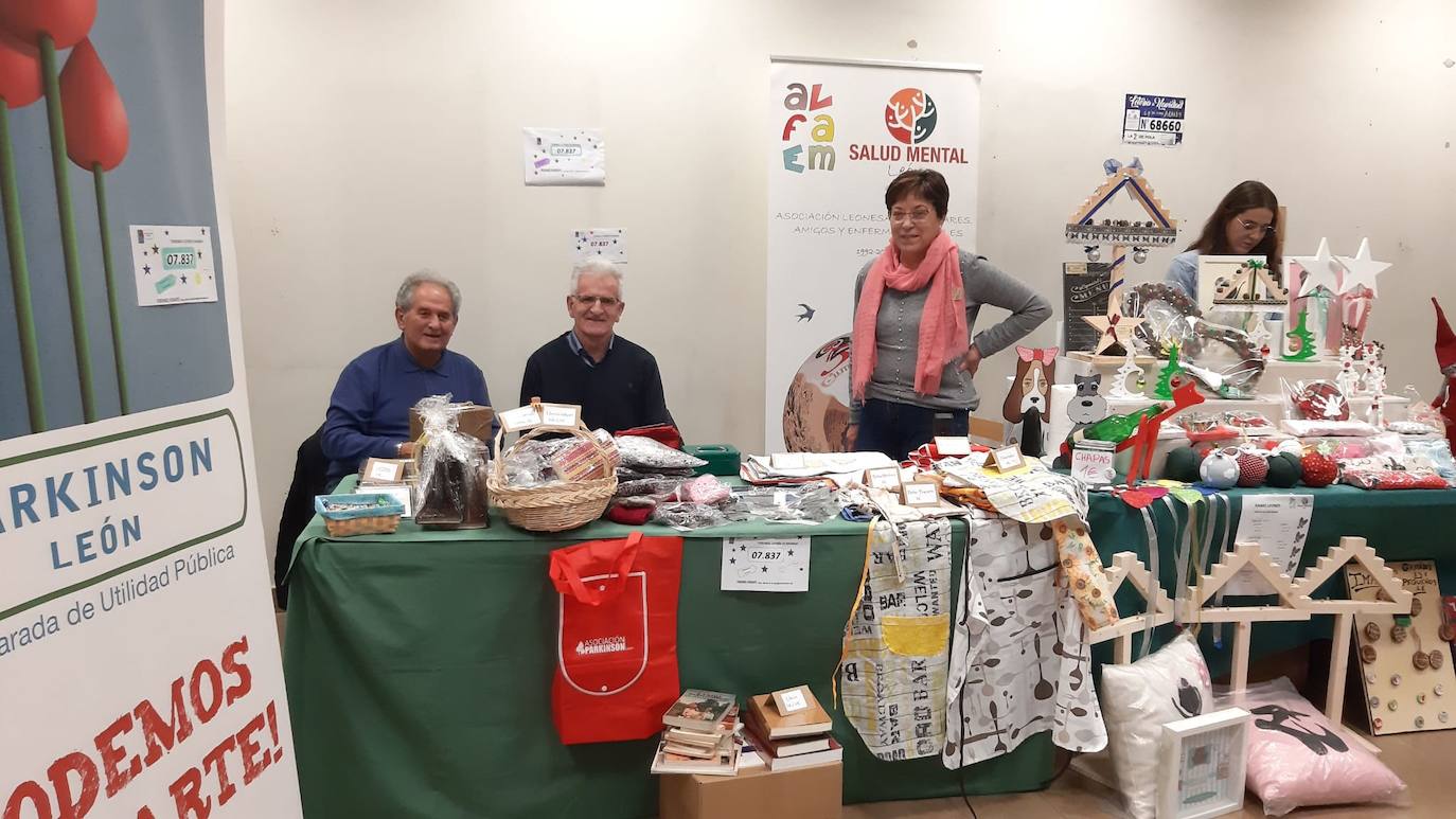 Fotos: El mercadillo solidario llega a Espacio León