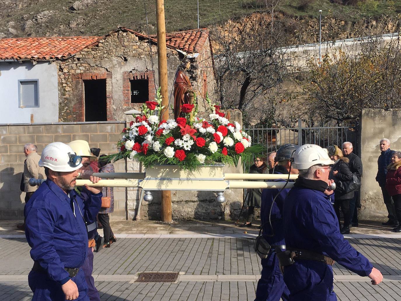 Fotos: Santa Lucía de Gordón celebra Santa Bárbara