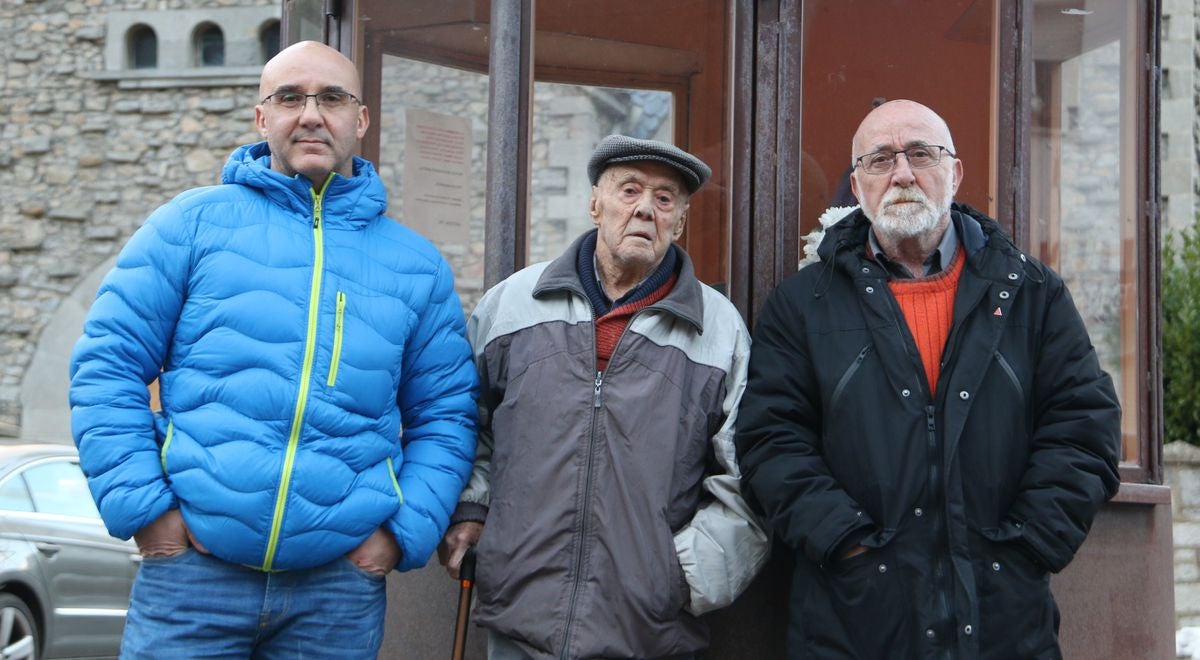 Javi, Pepe y Paco Cañizares, tres generaciones de mineros en Ciñera.