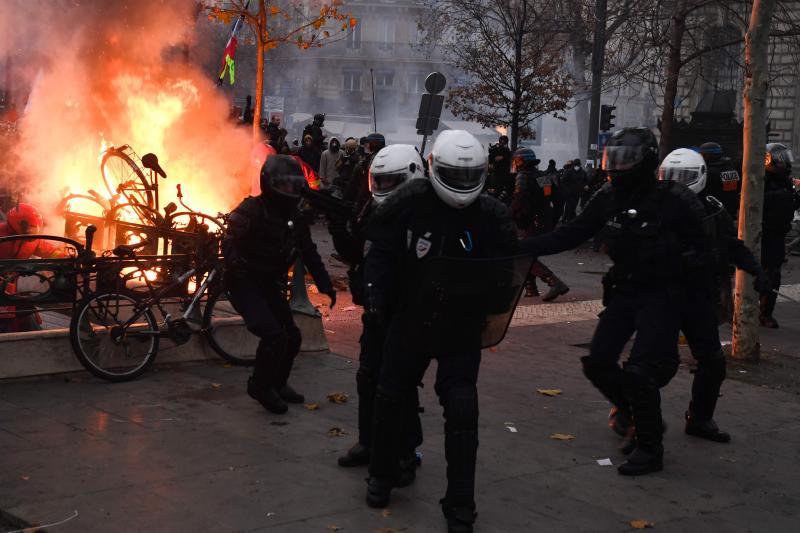 Fotos: Las calles francesas retumban contra Macron