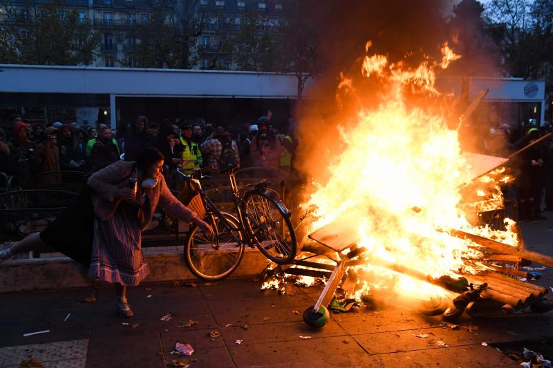 Fotos: Las calles francesas retumban contra Macron