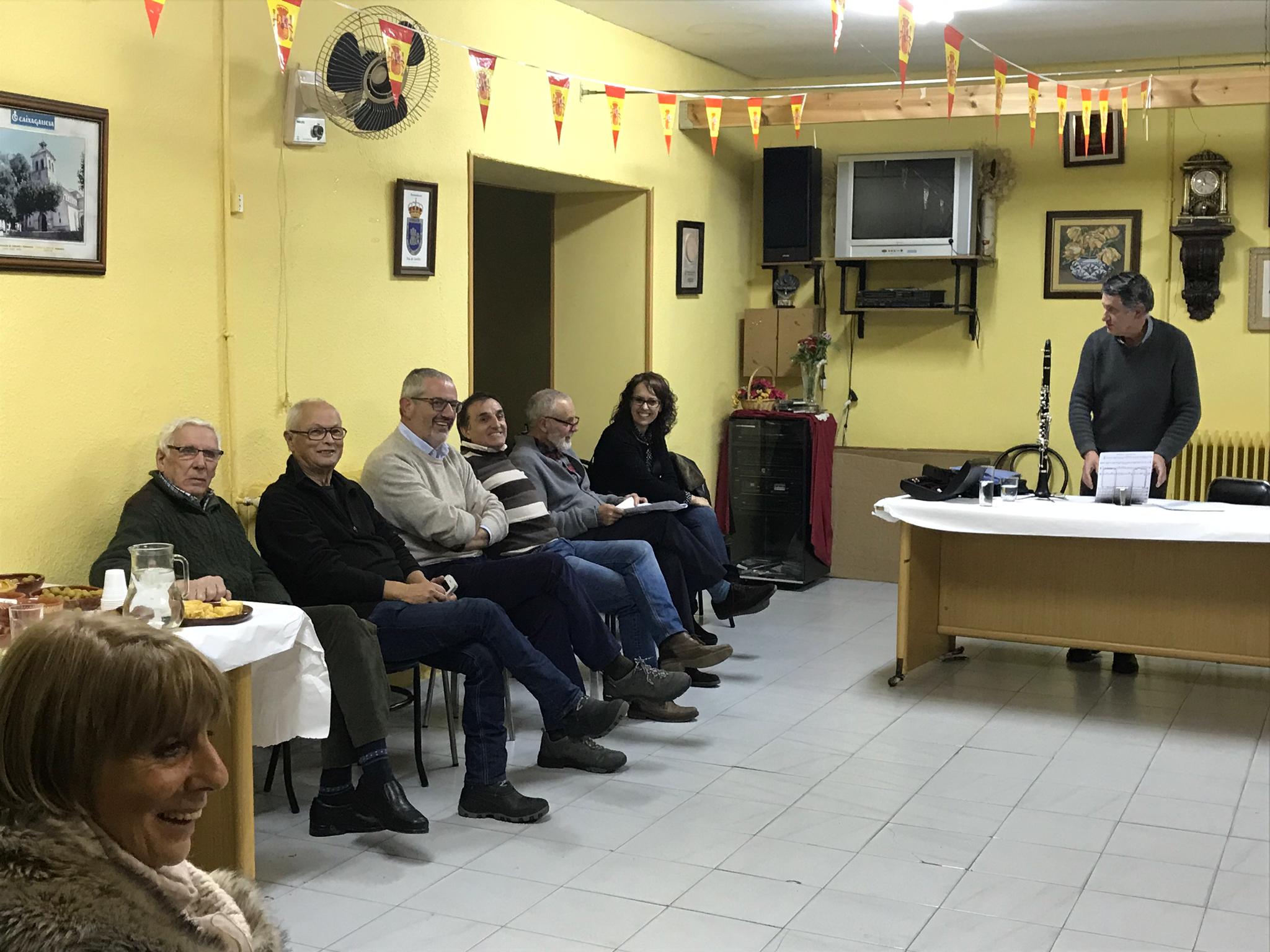 La localidad de Matallana de Torío ha celebrado la festividad de Santa Bárbara con la actuación de Rodrigo Martínez y su música leonesa