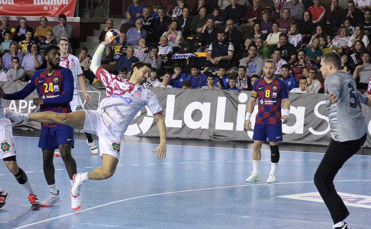 Un partido disputado por el Ademar esta temporada.