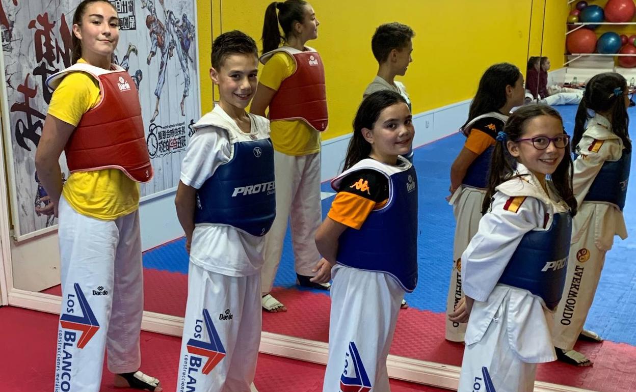 El Club Saya 'Los Blancos' prepara el Campeonato de España de Clubes de Taekwondo