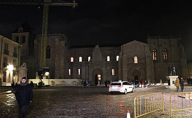 Apagado de la iluminación exterior de San Isidoro. 