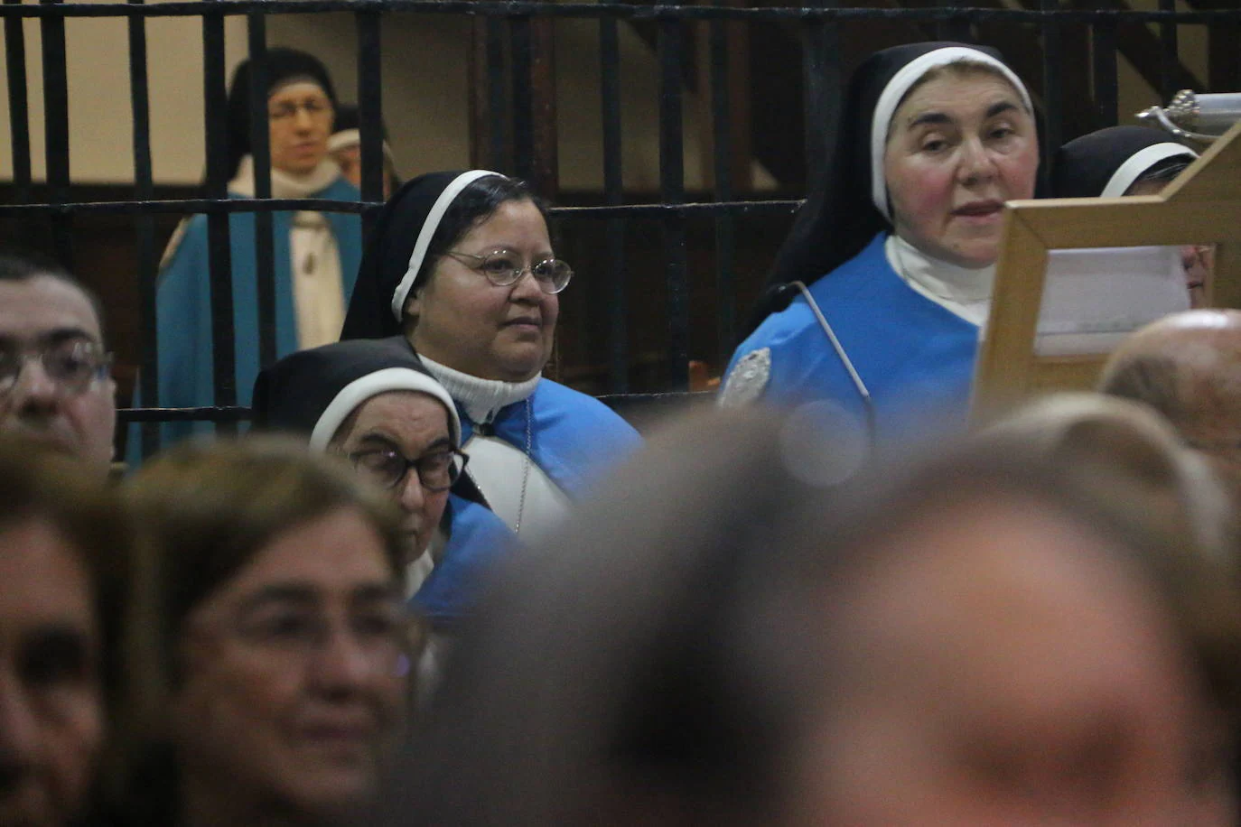 León, fiel a su cita con la tradición, regresa al convento de las Madres Concepcionistas y entrega su aguinaldo