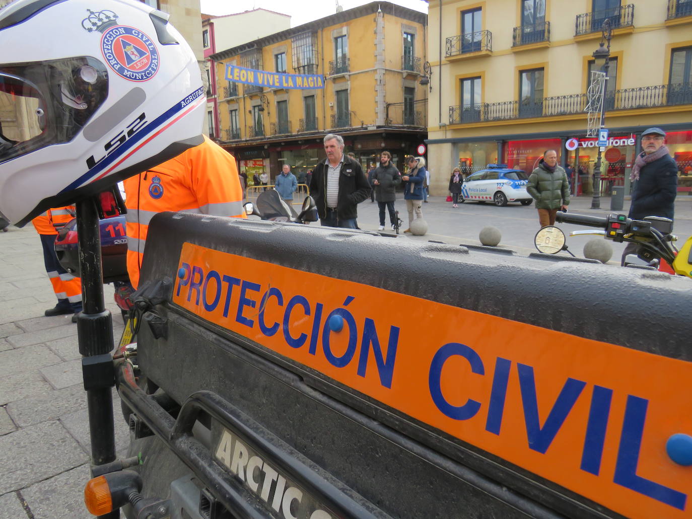 La ciudad de León muestra en una exposición los recursos de los que dispone este cuerpo y rendirá homenaje a los voluntarios más veteranos