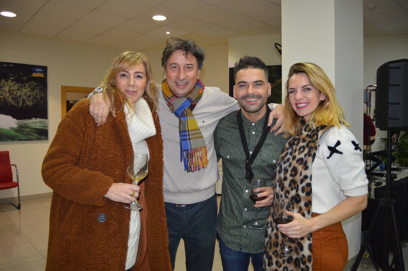 Momento de la celebración del brindis de Navidad en Alauto