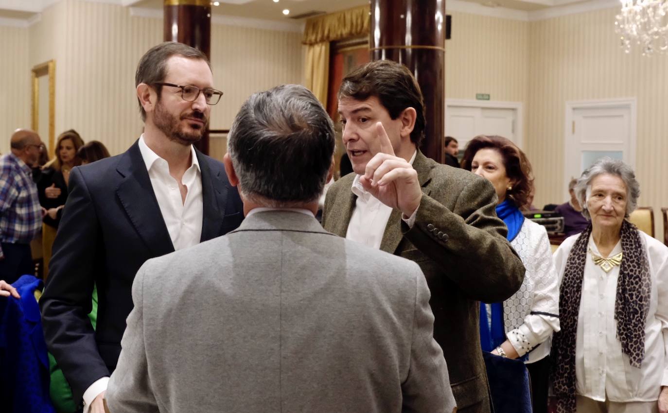 Fotos: Mañueco acusa a Sánchez de actuar como un «trilero político» y de poner a España «en una situación de incertidumbre»