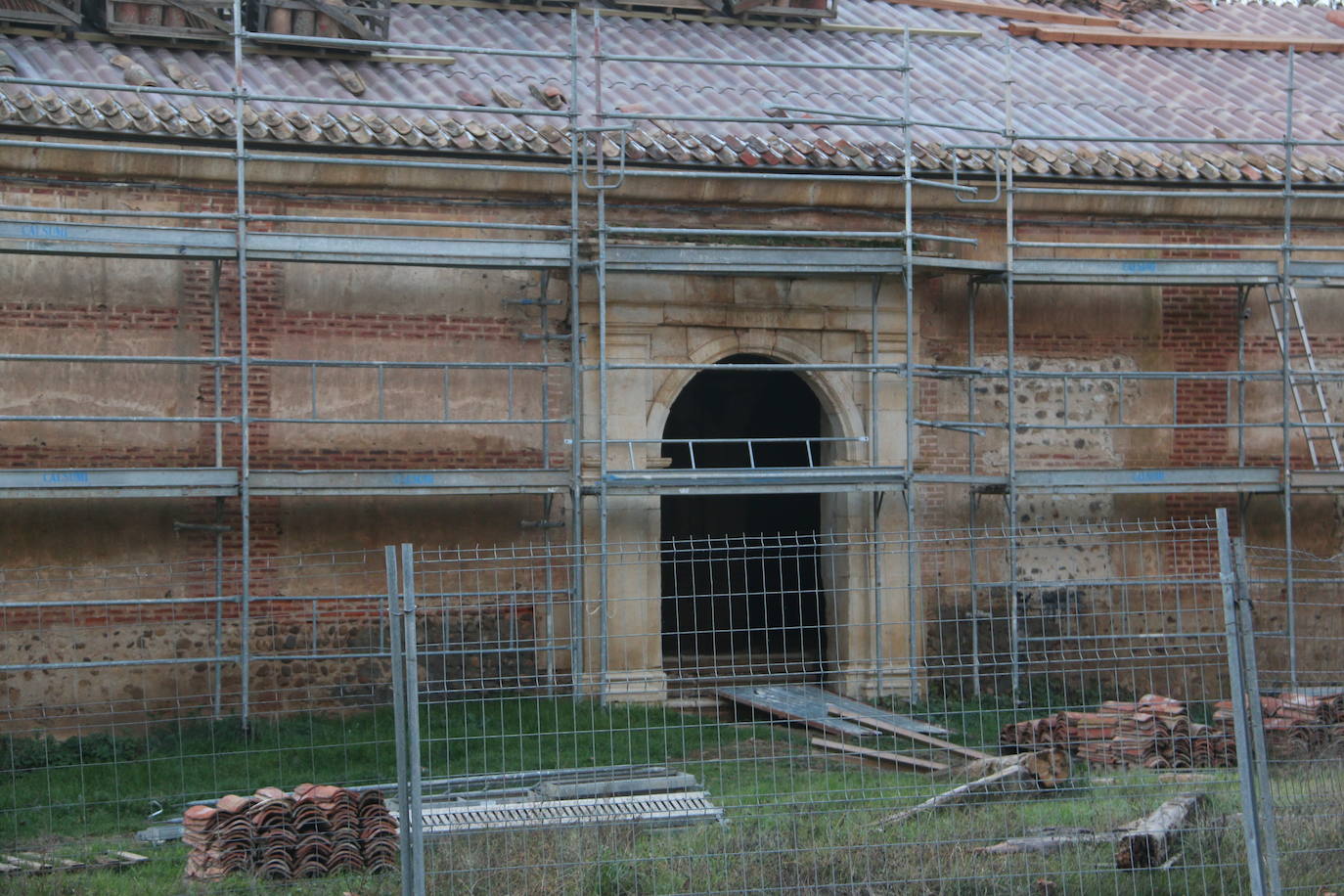 Fotos: Obras en la panera del Monasterio de Sandoval