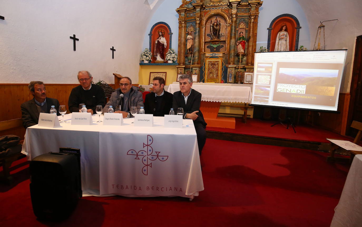 Fotos: Presentación del estudio de equipamientos de la Tebaida Berciana en San Clemente de Valdueza