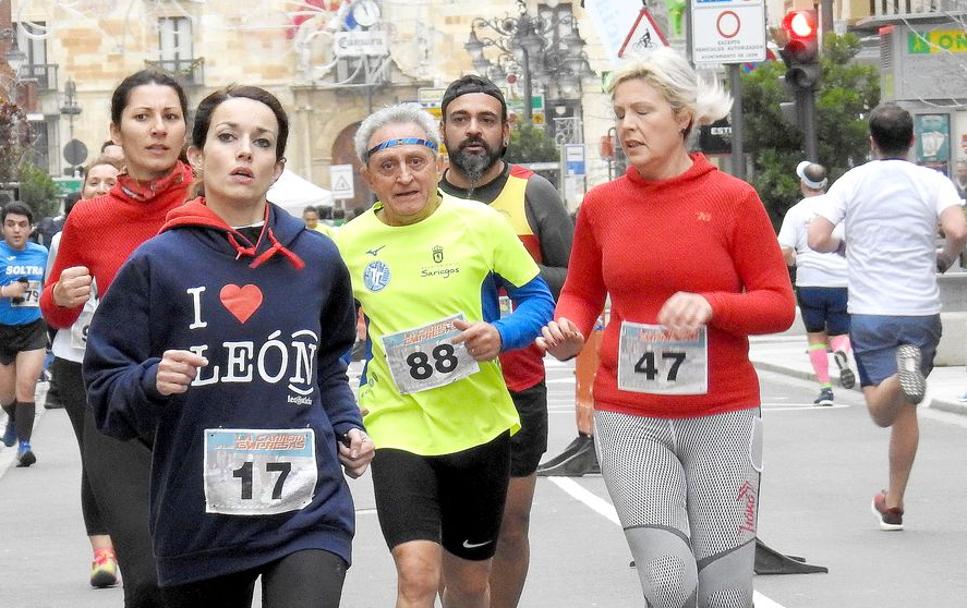 Gran ambiente y más de 250 participantes se dieron cita en la Carrera de las Empresas de leonoticias. 