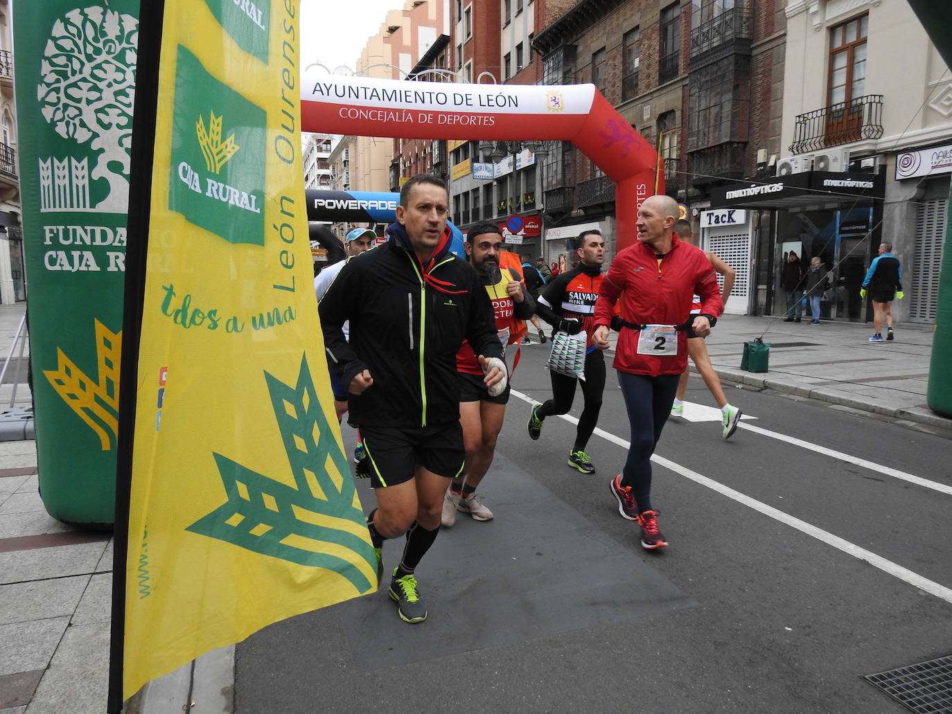 Más de 250 participantes se citan en la II Carrera de las Empresas con Ordoño II como perfecto circuito.