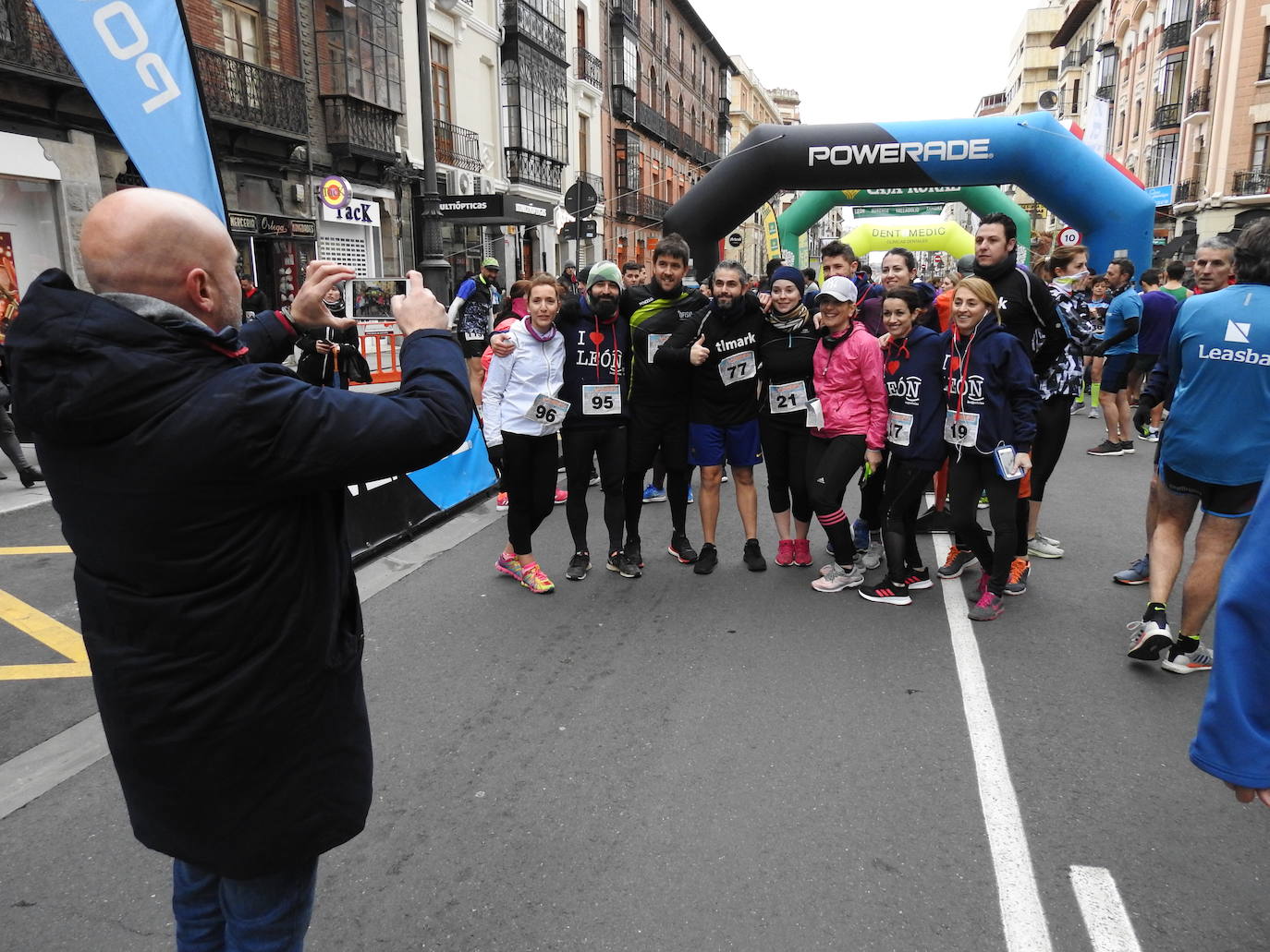 Más de 250 participantes se citan en la II Carrera de las Empresas con Ordoño II como perfecto circuito.