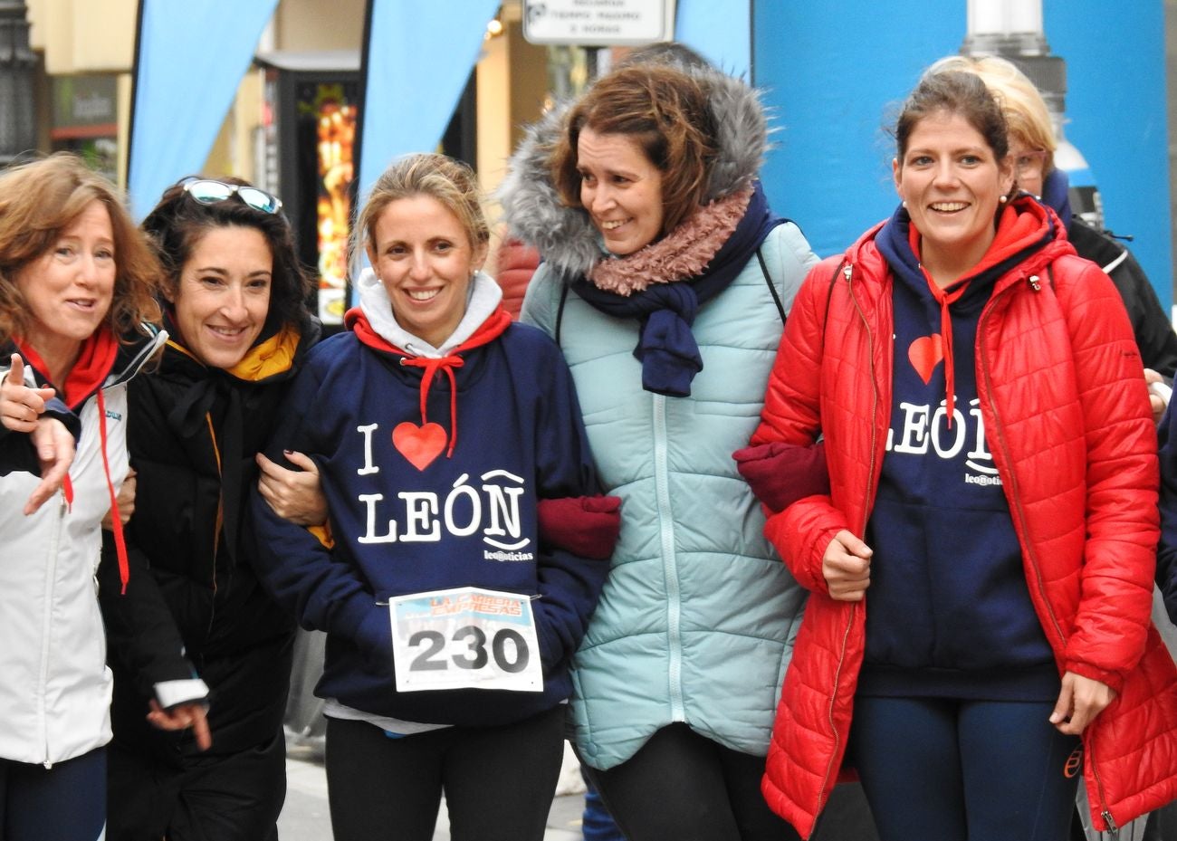 La sudadera de la Carrera de las Empresas 'I love León' se convierte en protagonista en la mañana dominical.