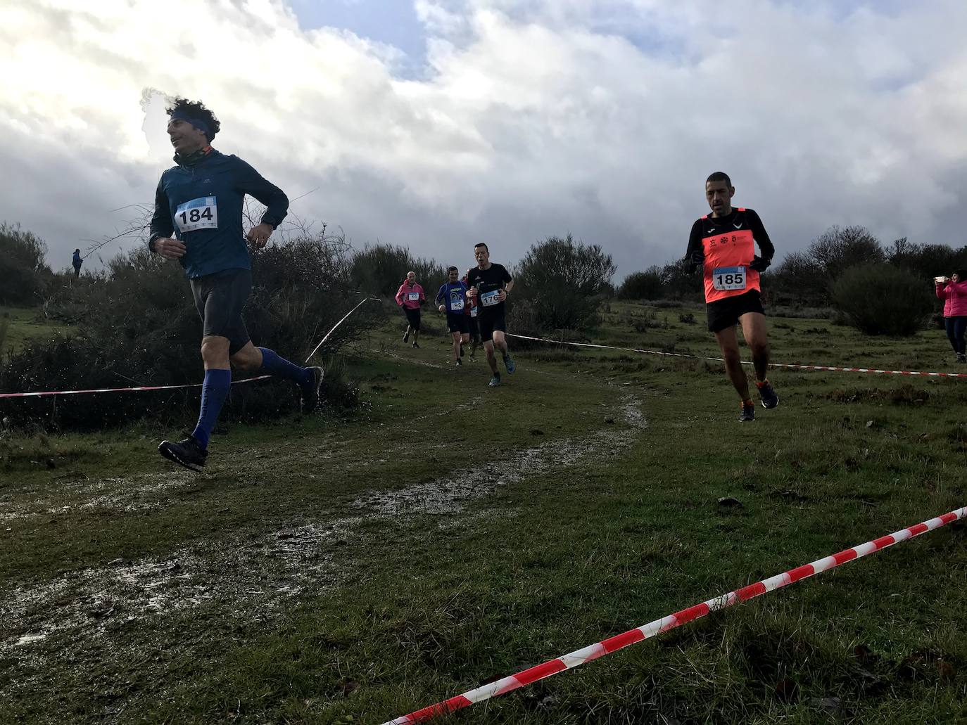 Fotos: Las mejores imágenes del Cross Navideño de Lorenzana