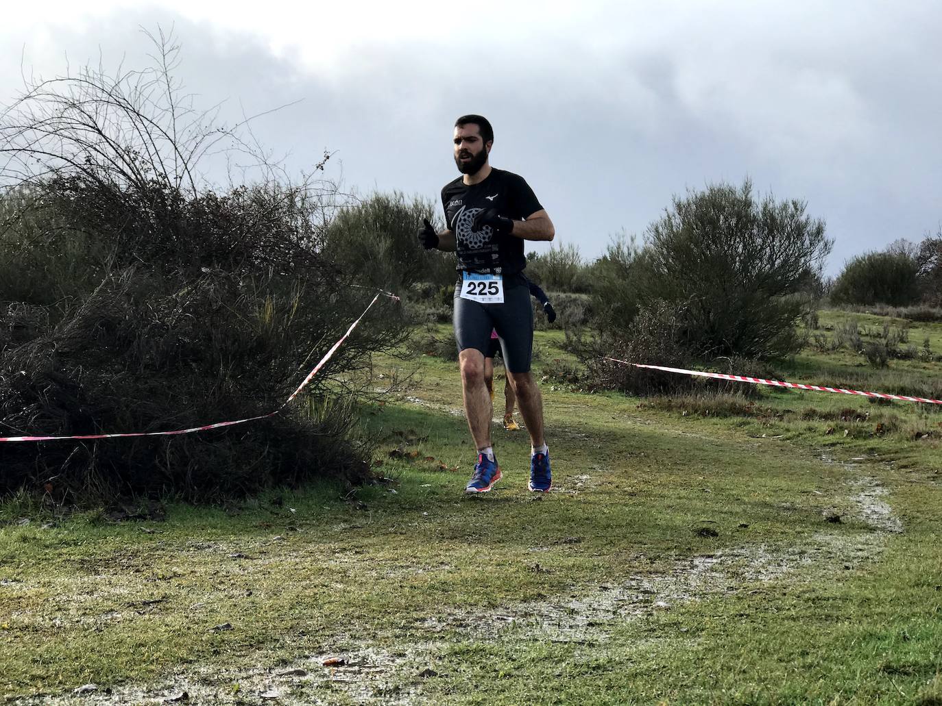 Fotos: Las mejores imágenes del Cross Navideño de Lorenzana