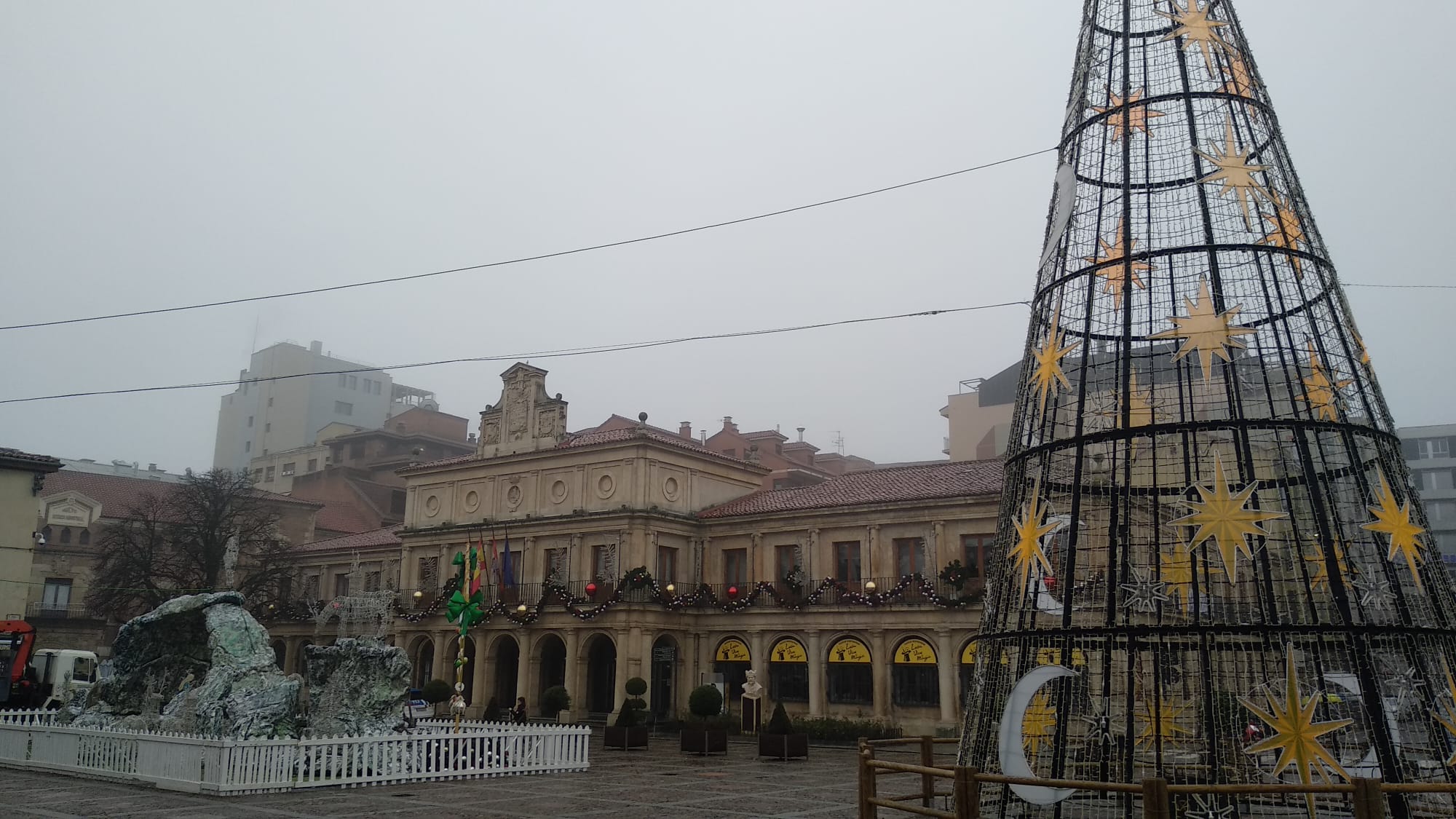 Fotos: León amanece con niebla en Nochebuena