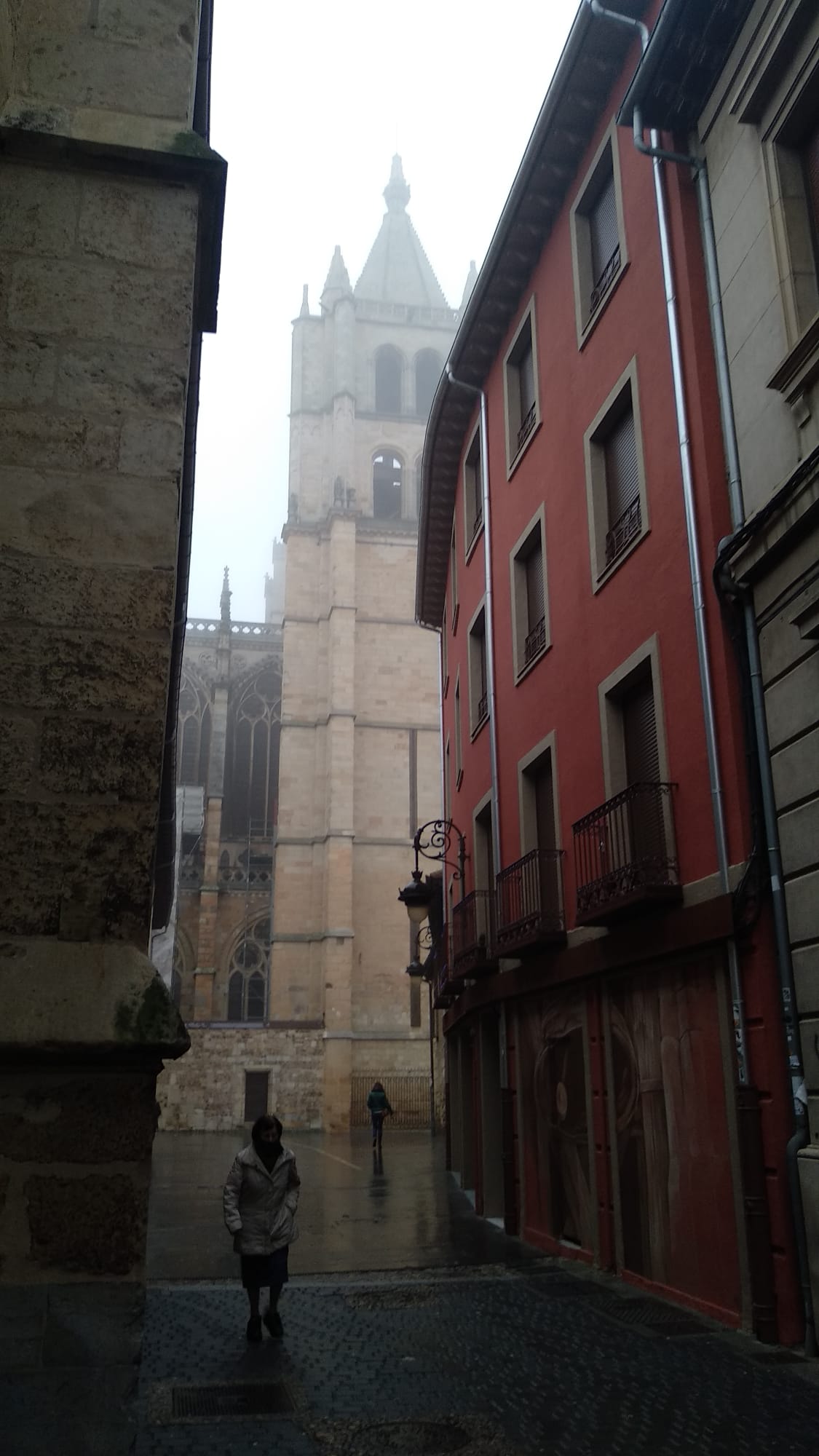 Fotos: León amanece con niebla en Nochebuena