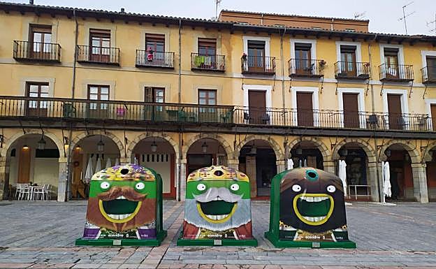 Contenedores en la Plaza Mayor de León
