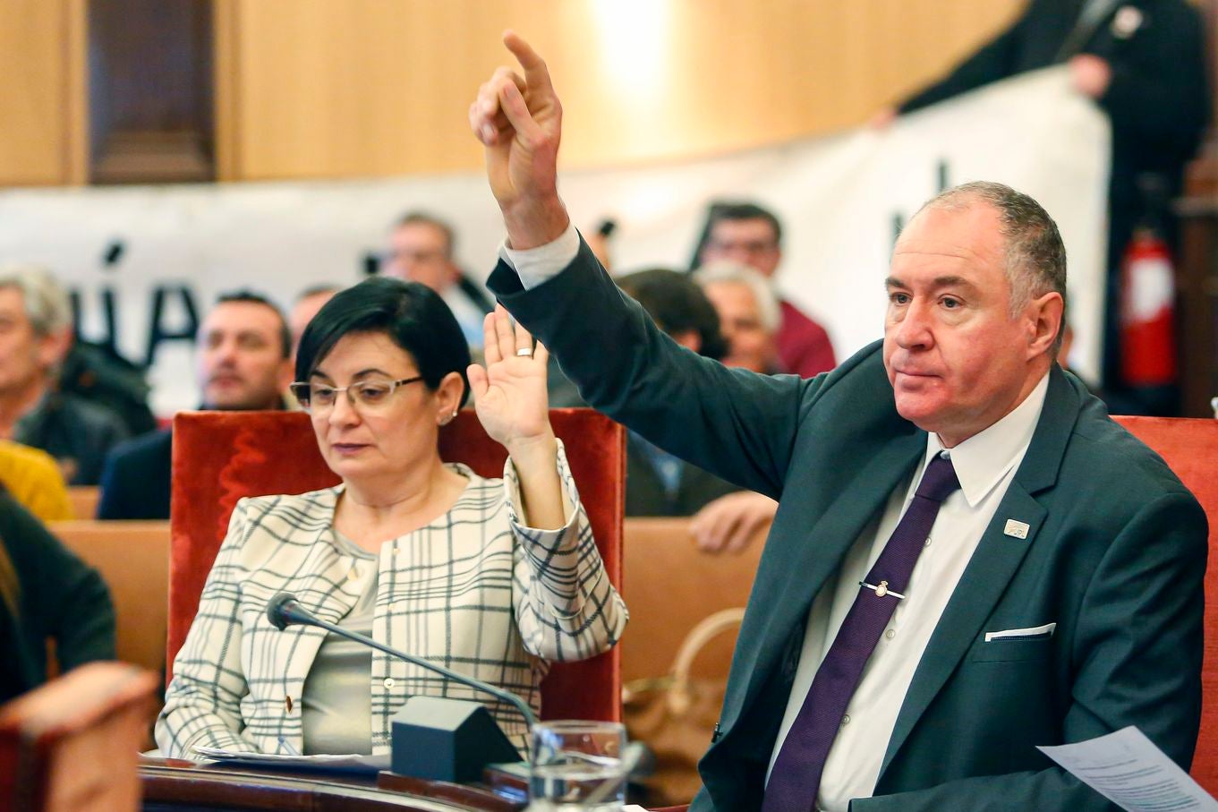 Pleno Ordinario en el Ayuntamiento de León con la moción leonesista como telón de fondo.