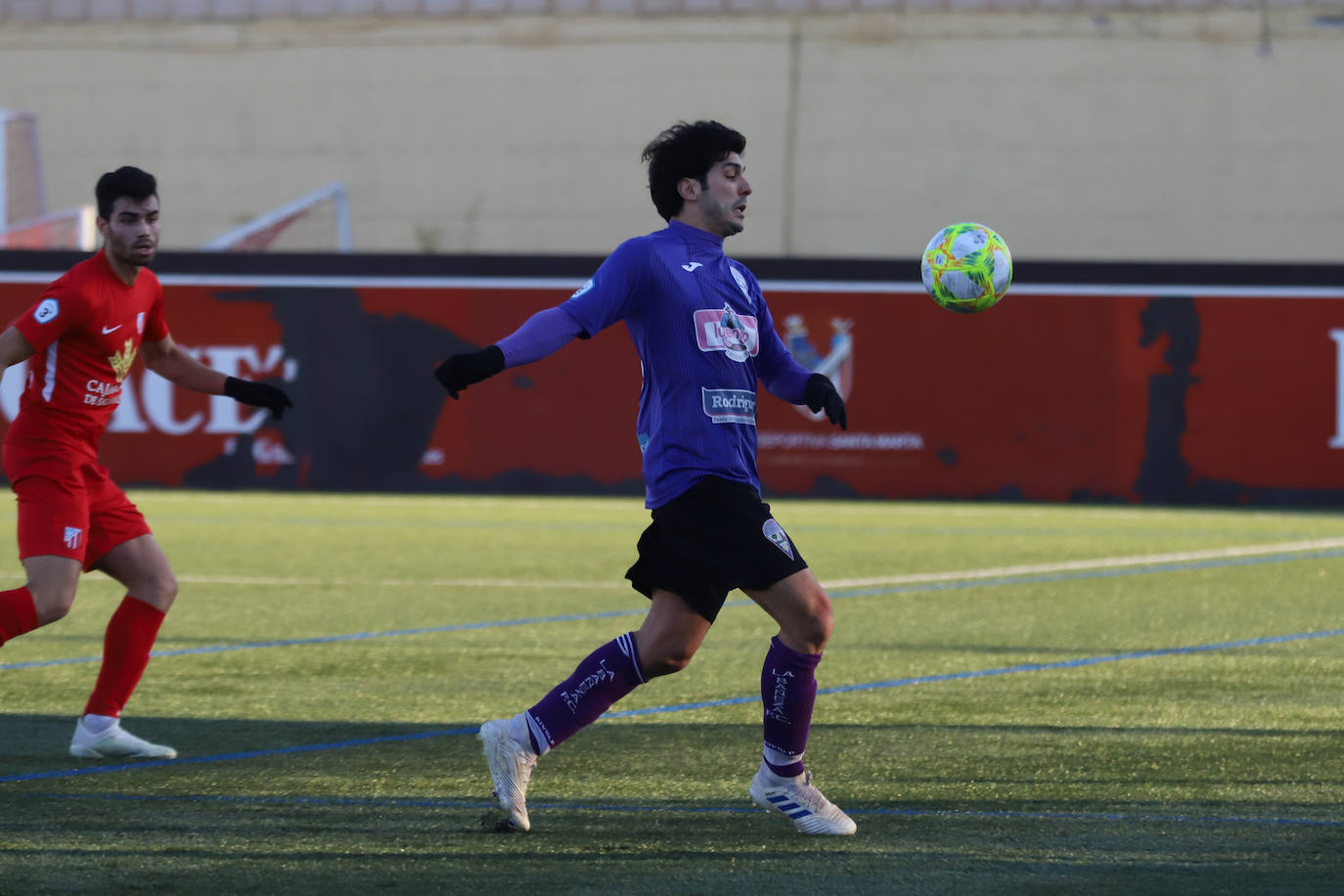 Fotos: Empate entre el Santa Marta y La Bañeza