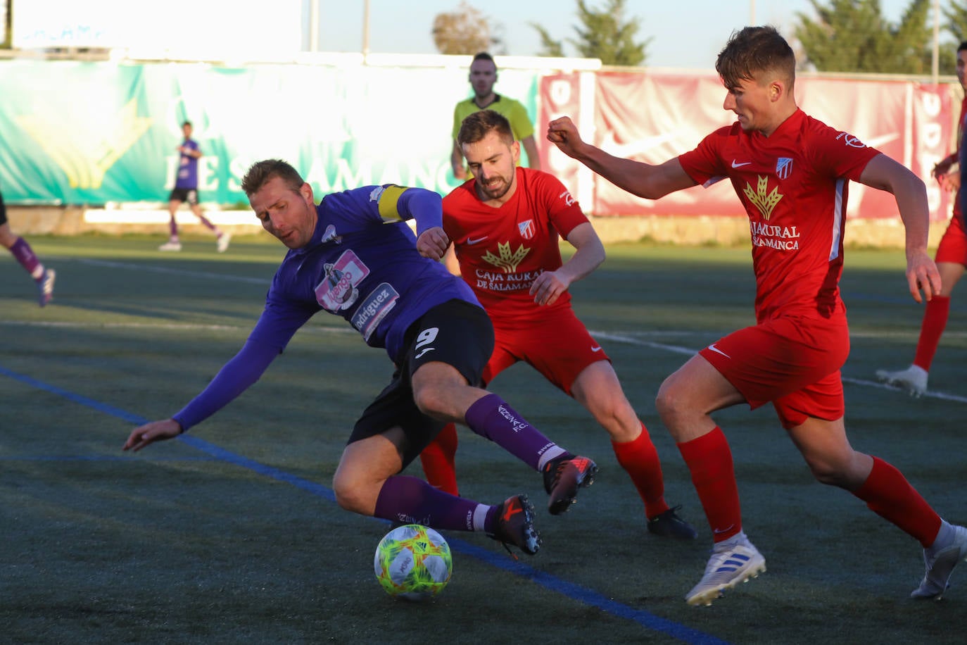 Fotos: Empate entre el Santa Marta y La Bañeza