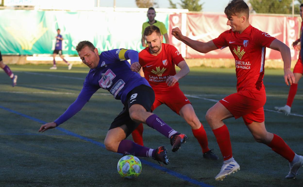 Richi, en una acción del partido.
