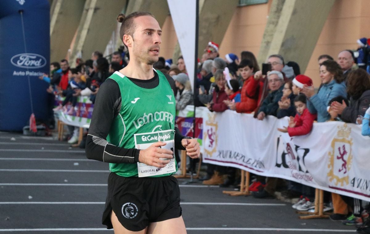 Jorge Blanco fue el vencedor de la San Silvestre de León 2019, seguido de Sergio Alegre y Álvaro Gutiérrez en un recorrido tradicional por la ciudad de 7 kilómetros que finalizó en el aparcamiento del Palacio de los Deportes.