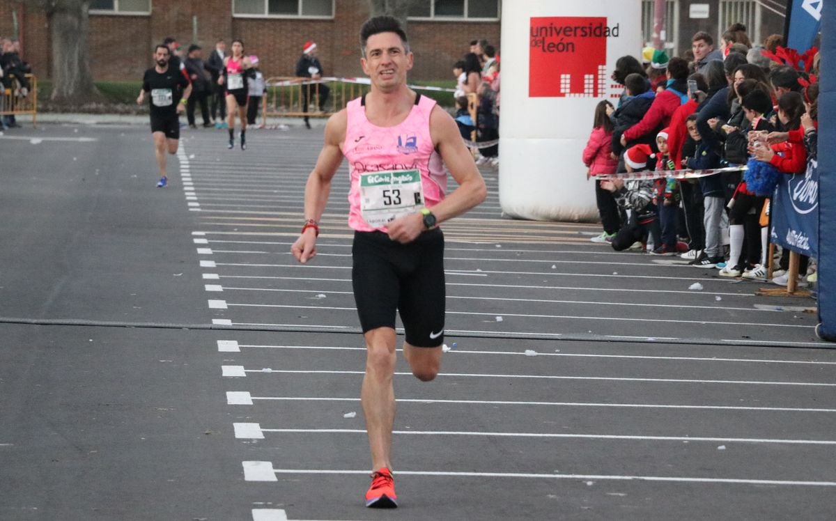 Jorge Blanco fue el vencedor de la San Silvestre de León 2019, seguido de Sergio Alegre y Álvaro Gutiérrez en un recorrido tradicional por la ciudad de 7 kilómetros que finalizó en el aparcamiento del Palacio de los Deportes.