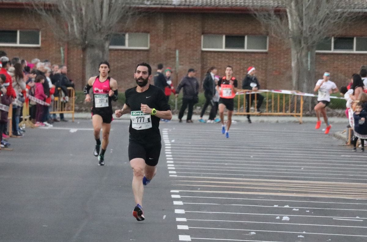 Jorge Blanco fue el vencedor de la San Silvestre de León 2019, seguido de Sergio Alegre y Álvaro Gutiérrez en un recorrido tradicional por la ciudad de 7 kilómetros que finalizó en el aparcamiento del Palacio de los Deportes.