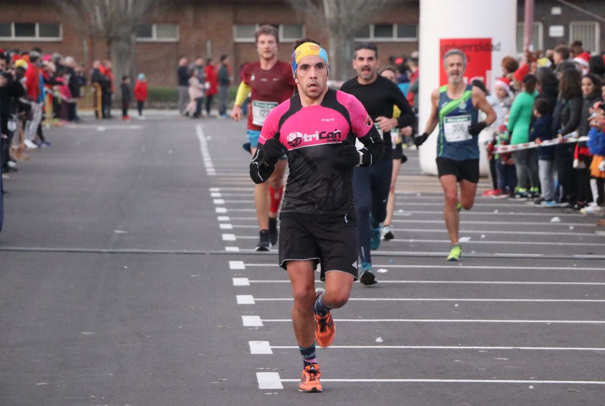 Jorge Blanco fue el vencedor de la San Silvestre de León 2019, seguido de Sergio Alegre y Álvaro Gutiérrez en un recorrido tradicional por la ciudad de 7 kilómetros que finalizó en el aparcamiento del Palacio de los Deportes.