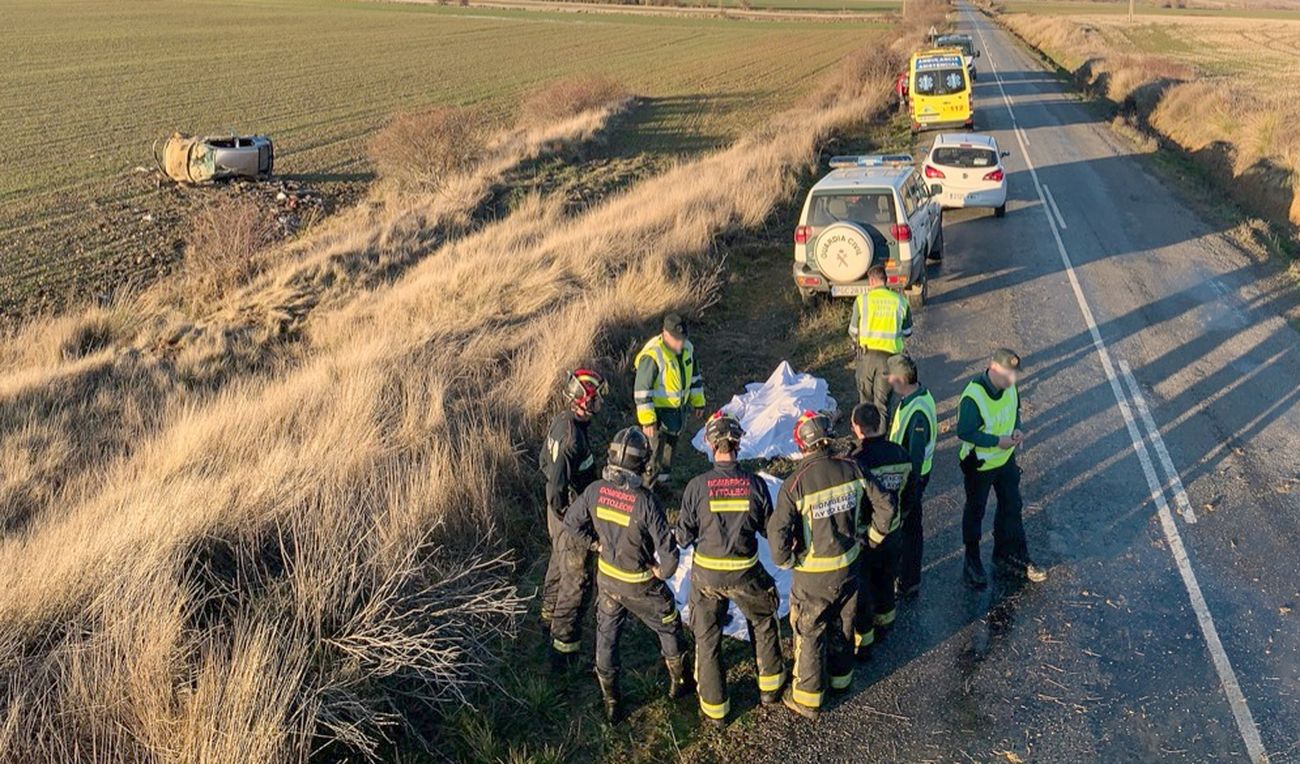 Dos personas fallecidas al sufrir una salida de vía con su vehículo en San Pedro de Valderaduey.