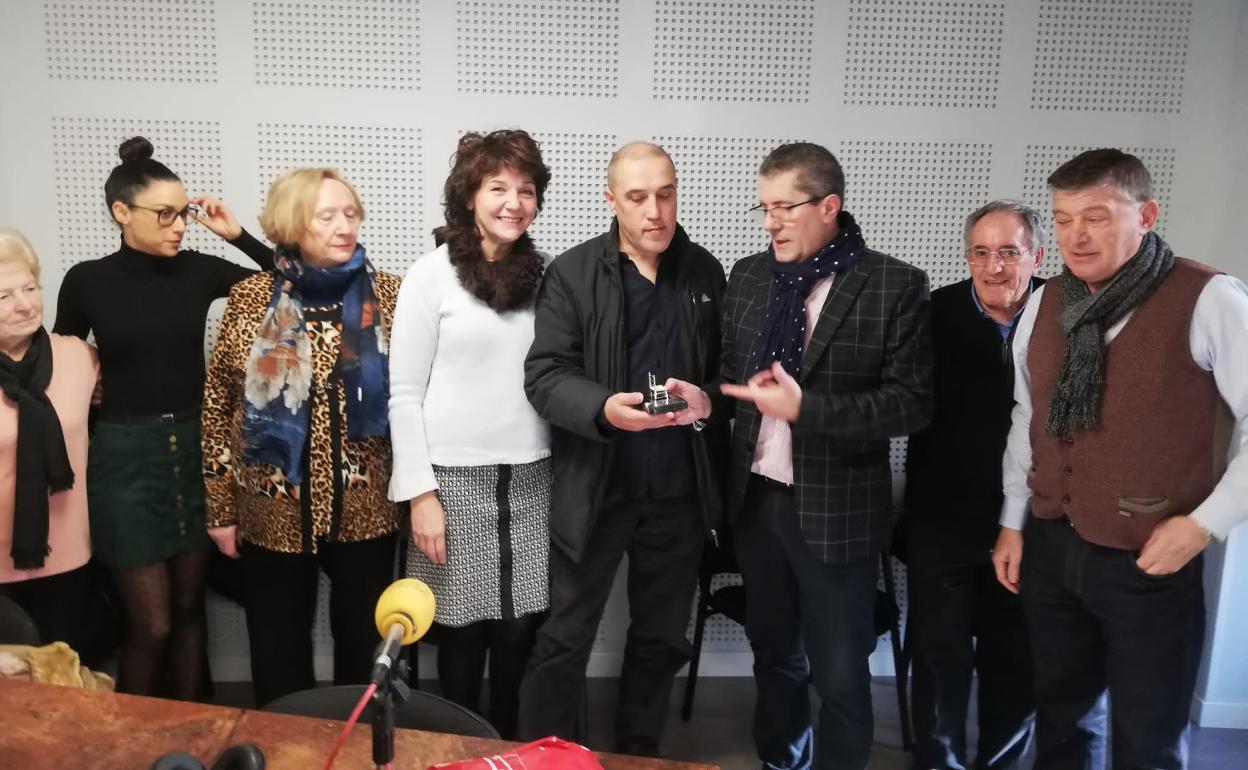 Acto de entrega del galardón Trono Popular a la Labor Callada.