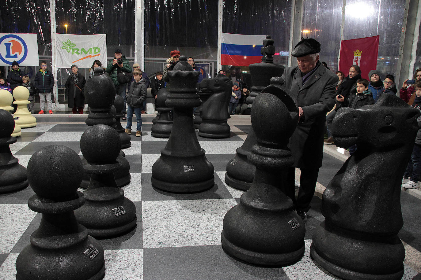 Fotos: Karpov, en León