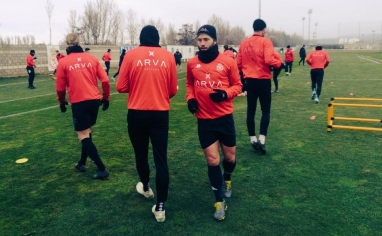 Entrenamiento de la Cultural en el Área Deportiva de Puente Castro.