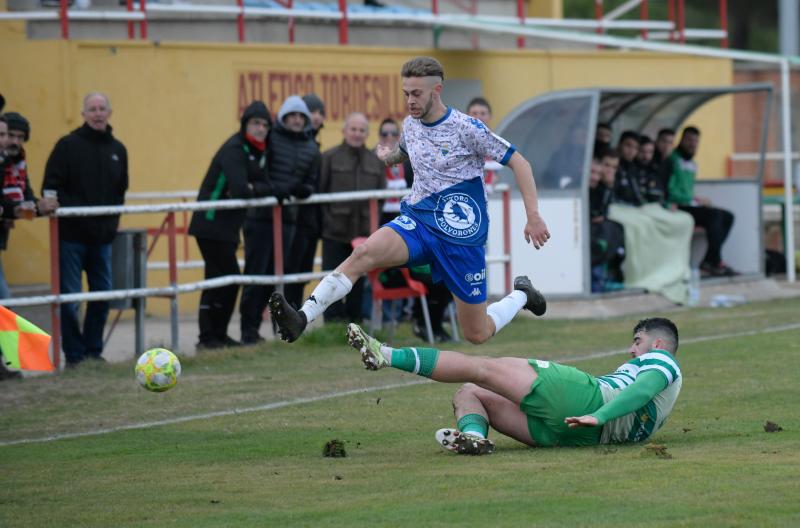 Fotos: Partido entre el Tordesillas y La Virgen