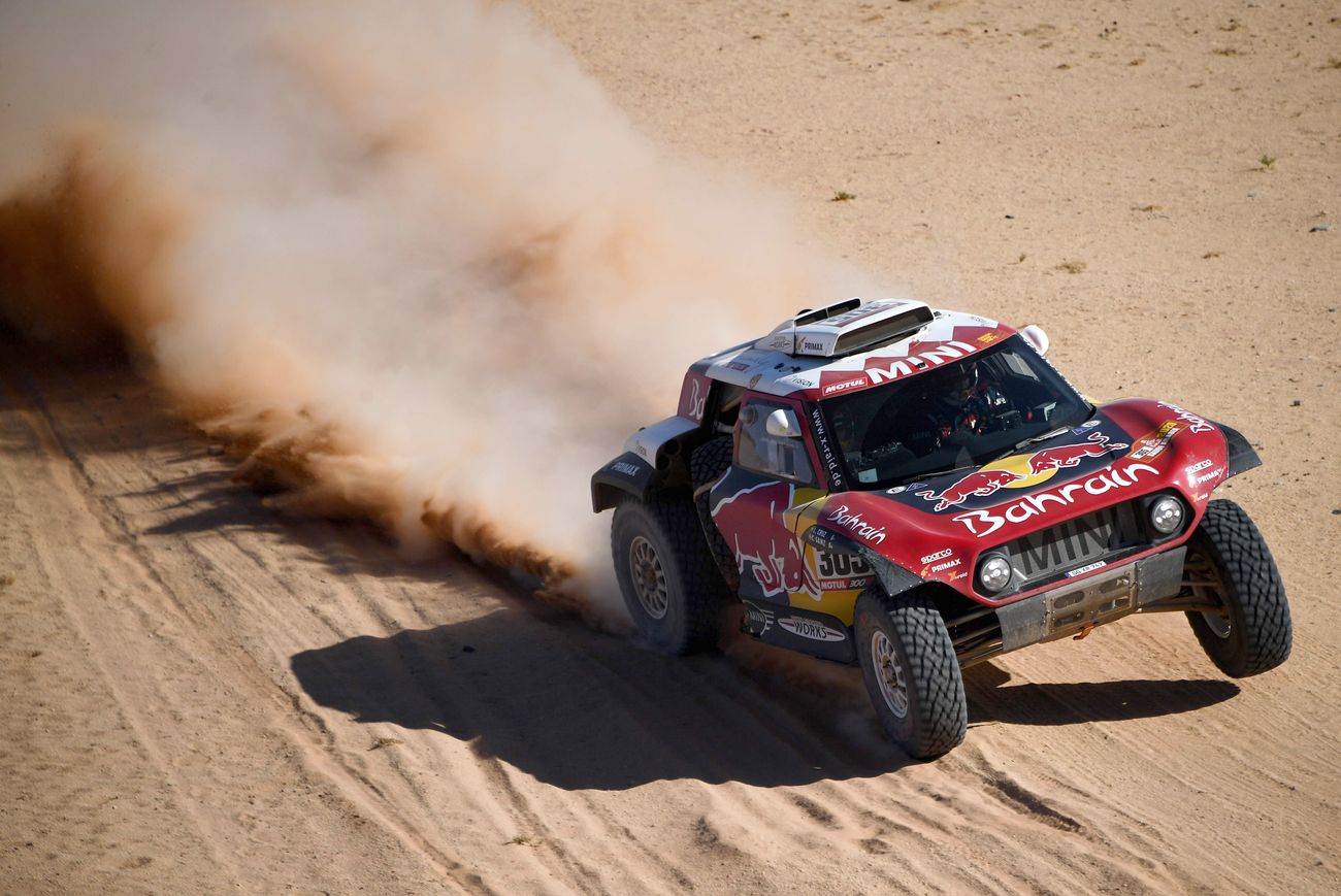 El Dakar sigue sumando imágenes espectaculares. Arena, motor y deporte de riesgo a partes iguales en una edición especialmente dura.