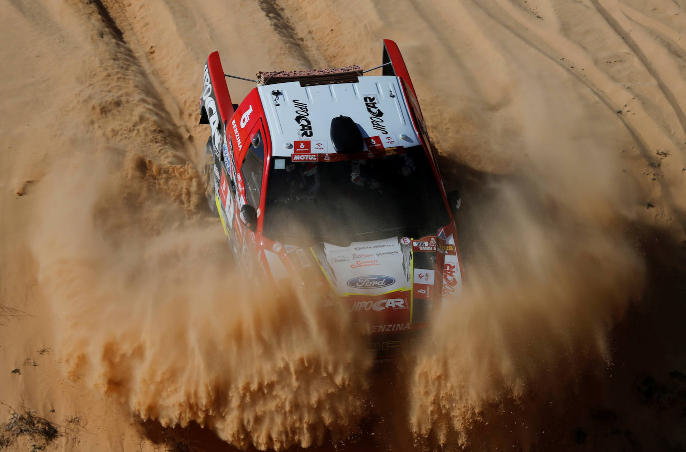 Estas son algunas de las mejores imágenes del Rally Dakar en la etapa correspondiente a este jueves. 