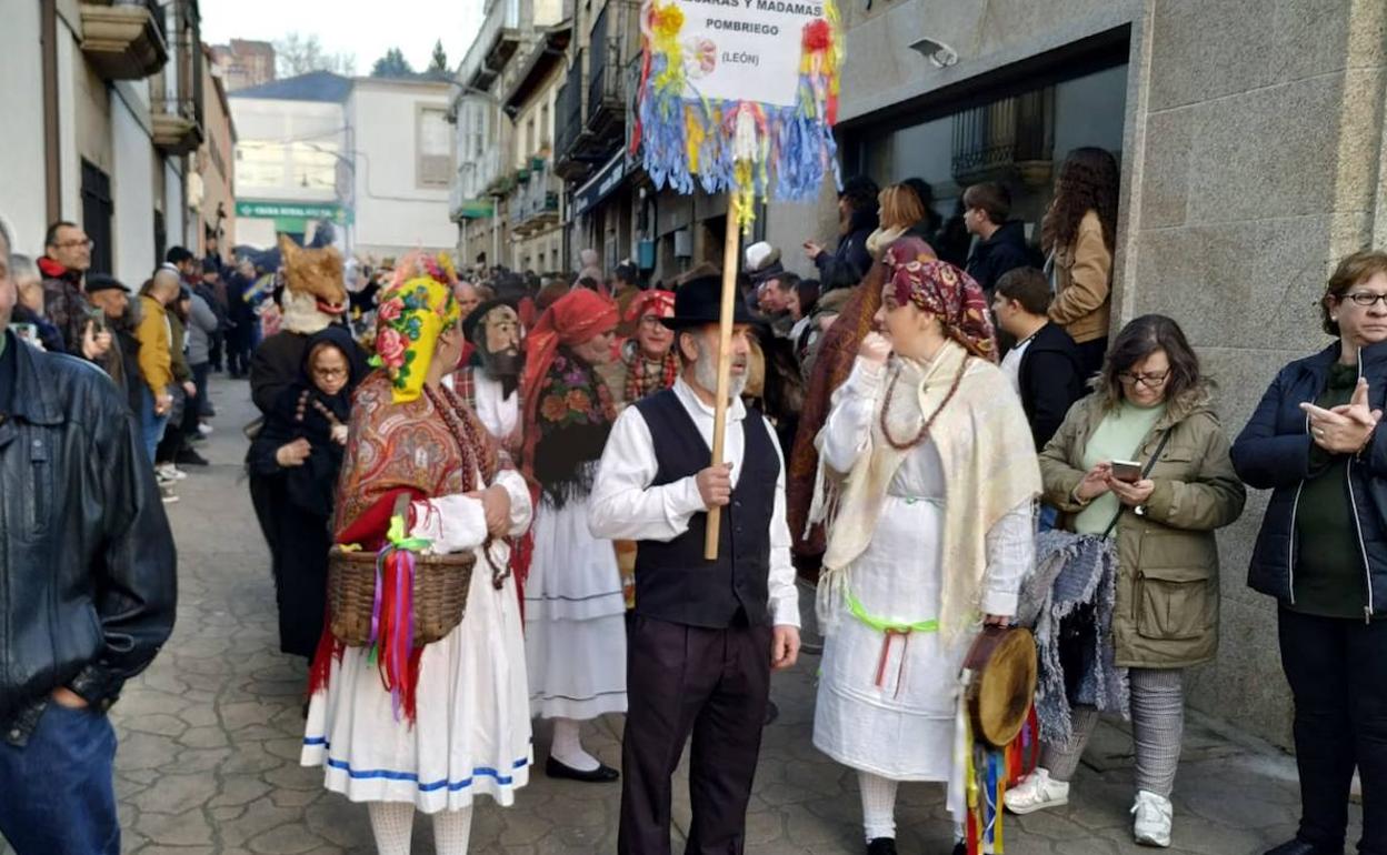 Pombriego y Carrizo representan a León en el Festival Vibo Mask en Viana do Bolo