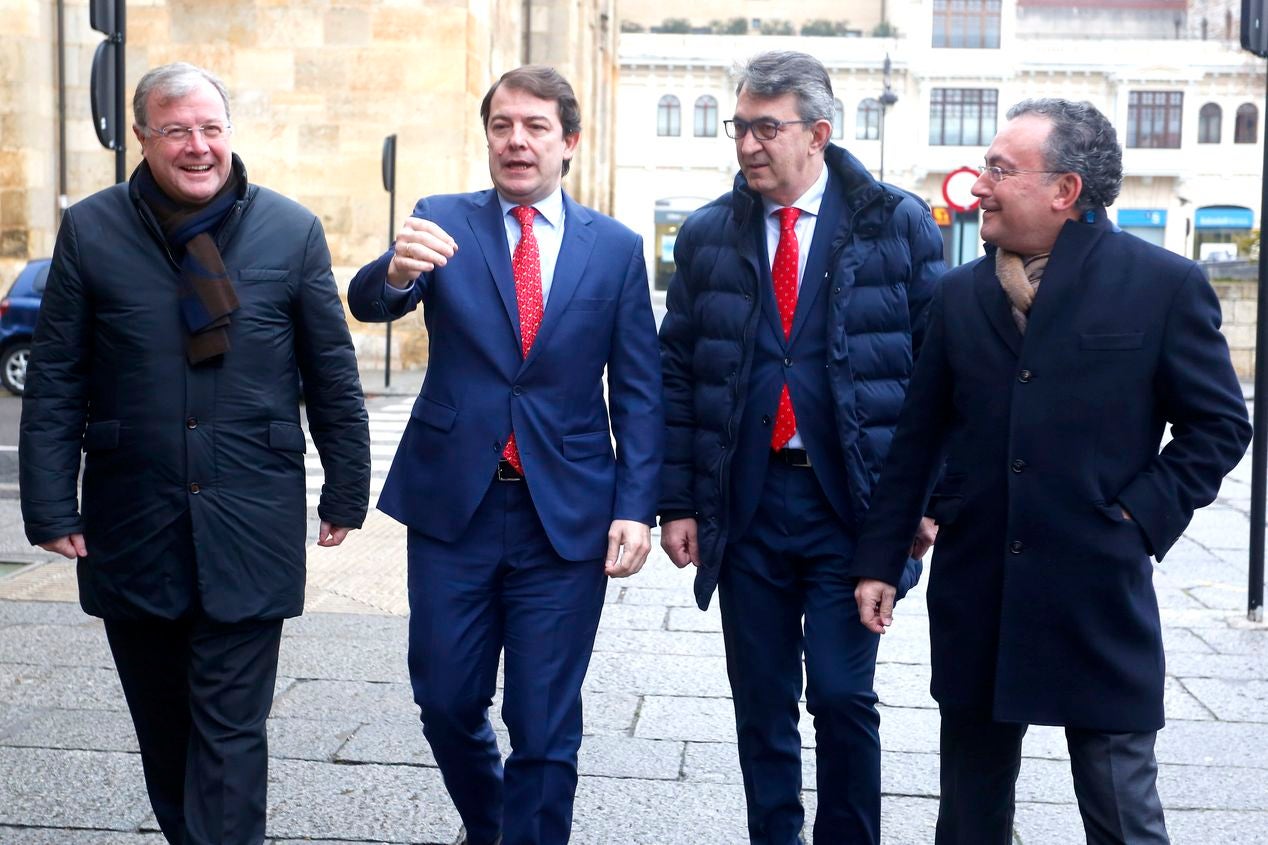 Fotos: Primer encuentro entre el alcalde de León, José Antonio Diez y el presidente de la Junta, Alfonso Fernández Mañueco