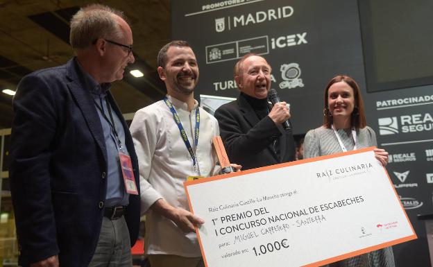 Miguel Ángel Carretero recibe el premio en Reale Seguros Madrid Fusión