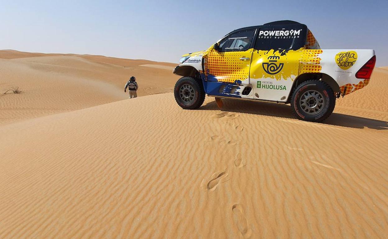 Sereno, feliz y con el orgullo de la misión cumplida Jesús Calleja descansa, siempre entre comillas, en su León natal tras finalizar su participación en el rally más duro del mundo, el Dakar.