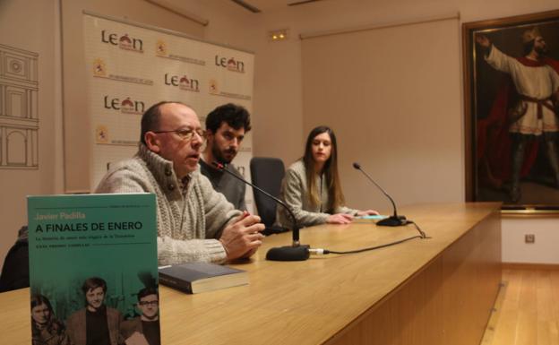 Galería. Presentación del libro en el Salón de Reyes del Ayuntamiento de León.