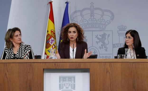 La vicepresidenta Ribera, junto a las ministras Montero y Darias. 